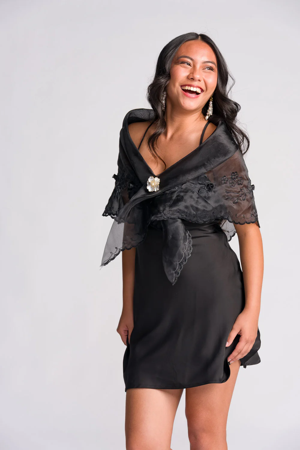 'Maria Clara' Filipiniana Alampay (Midnight Black) - Image 4